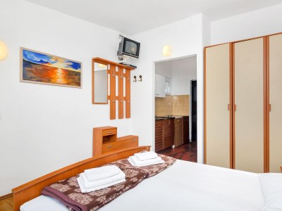 Apartment Studio flat near beach Cove Pokrivenik, Hvar AS-5231-d - Outdoor photo 11