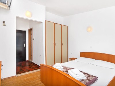 Apartment Studio flat near beach Cove Pokrivenik, Hvar AS-5231-d - Outdoor photo 12