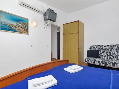 Apartment Studio flat near beach Cove Pokrivenik, Hvar AS-5231-e - Outdoor photo 12
