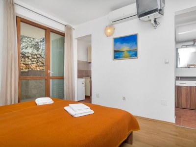 Apartment Studio flat near beach Cove Pokrivenik, Hvar AS-5231-f - Outdoor photo 13