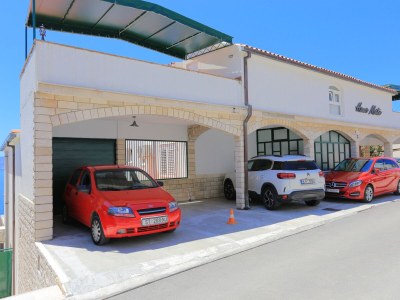 Apartment Two bedroom apartment with terrace and sea view Pisak, Omiš A-16239-b - Outdoor photo 12