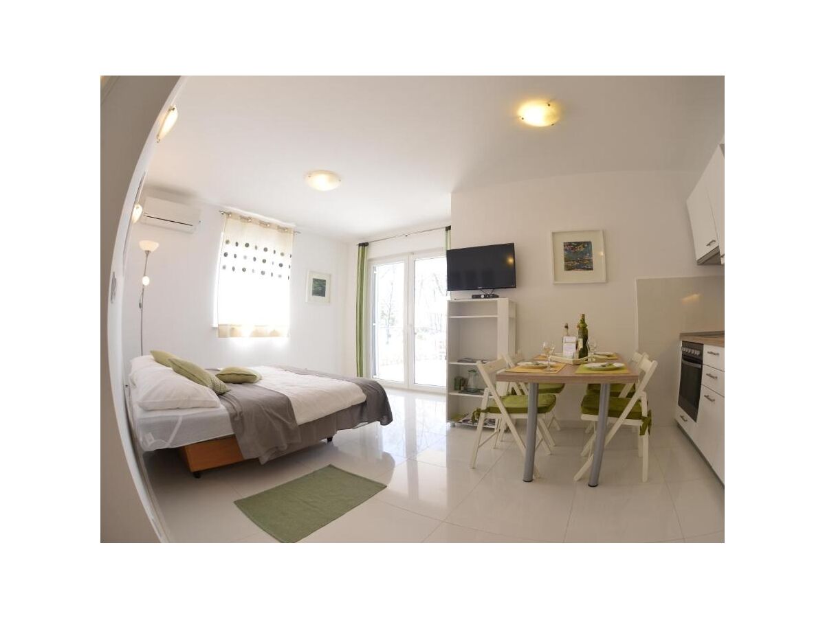 Apartment One bedroom apartment with terrace Njivice, Krk A-16244-a