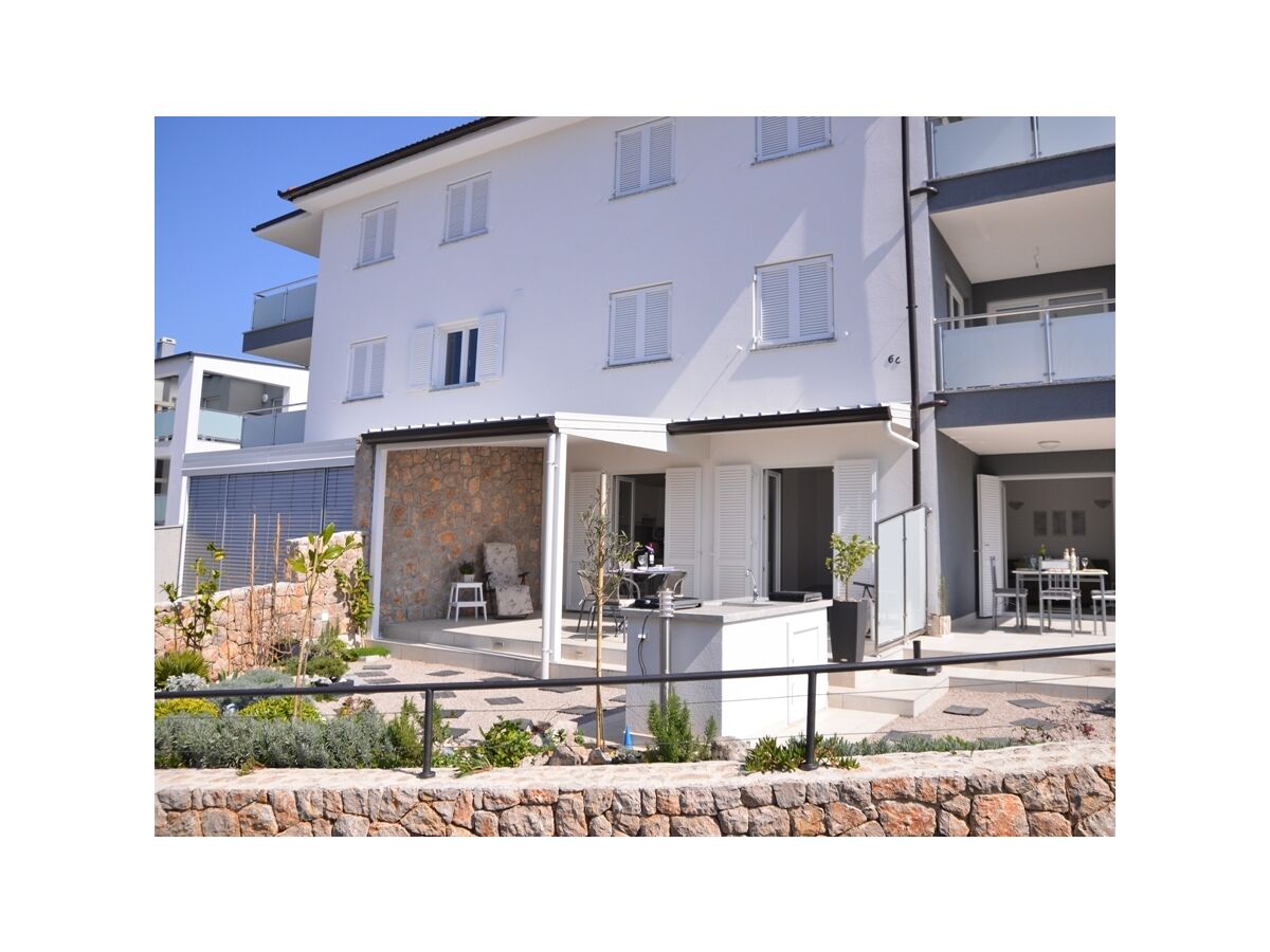 Apartment One bedroom apartment with terrace Njivice, Krk A-16244-a - Outdoor photo 2