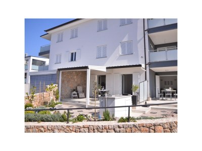 Apartment One bedroom apartment with terrace Njivice, Krk A-16244-a - Outdoor photo 2