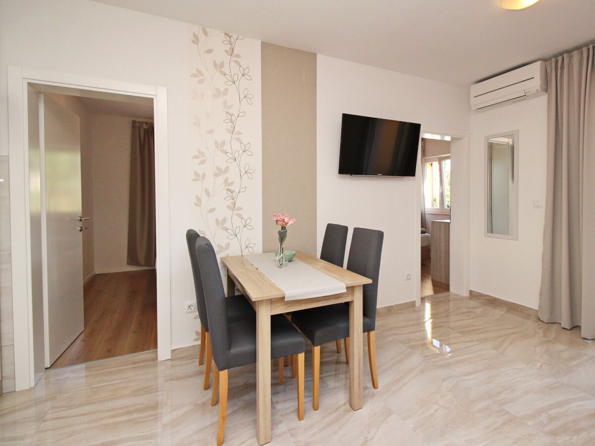 Apartment Two bedroom apartment with balcony Baška, Krk A-18793-e - Outdoor photo 4