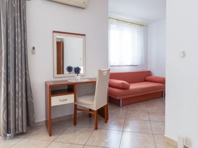 Apartment Two bedroom apartment with balcony and sea view Dramalj, Crikvenica A-19997-c - Outdoor photo 11