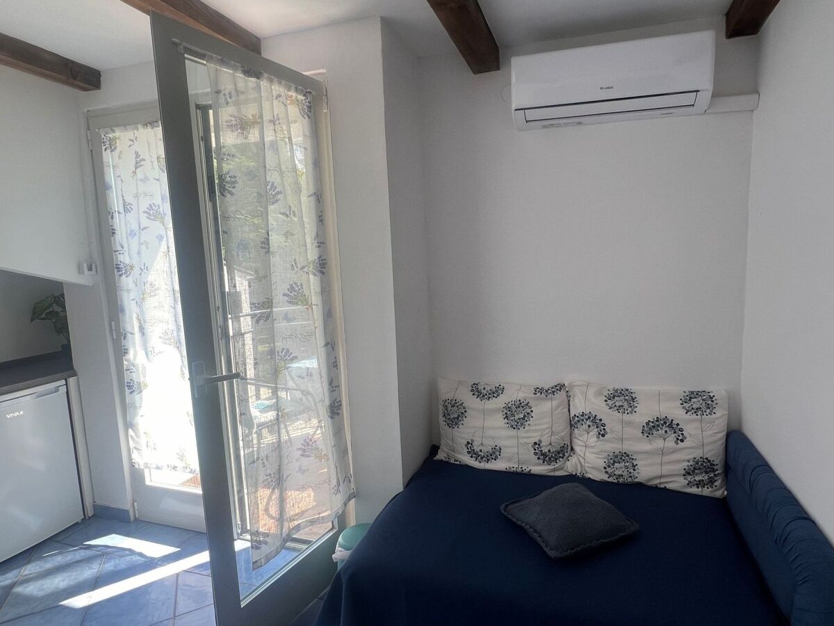Apartment One bedroom apartment near beach Novigrad A-24877-b - Outdoor photo 2