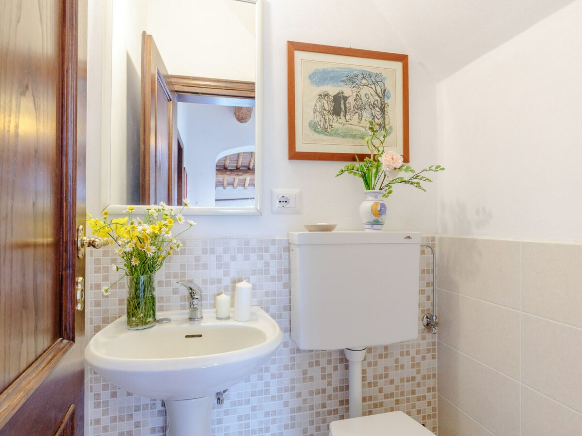 Villa Villa in Tuscany with Infinity Pool - Features photo 4