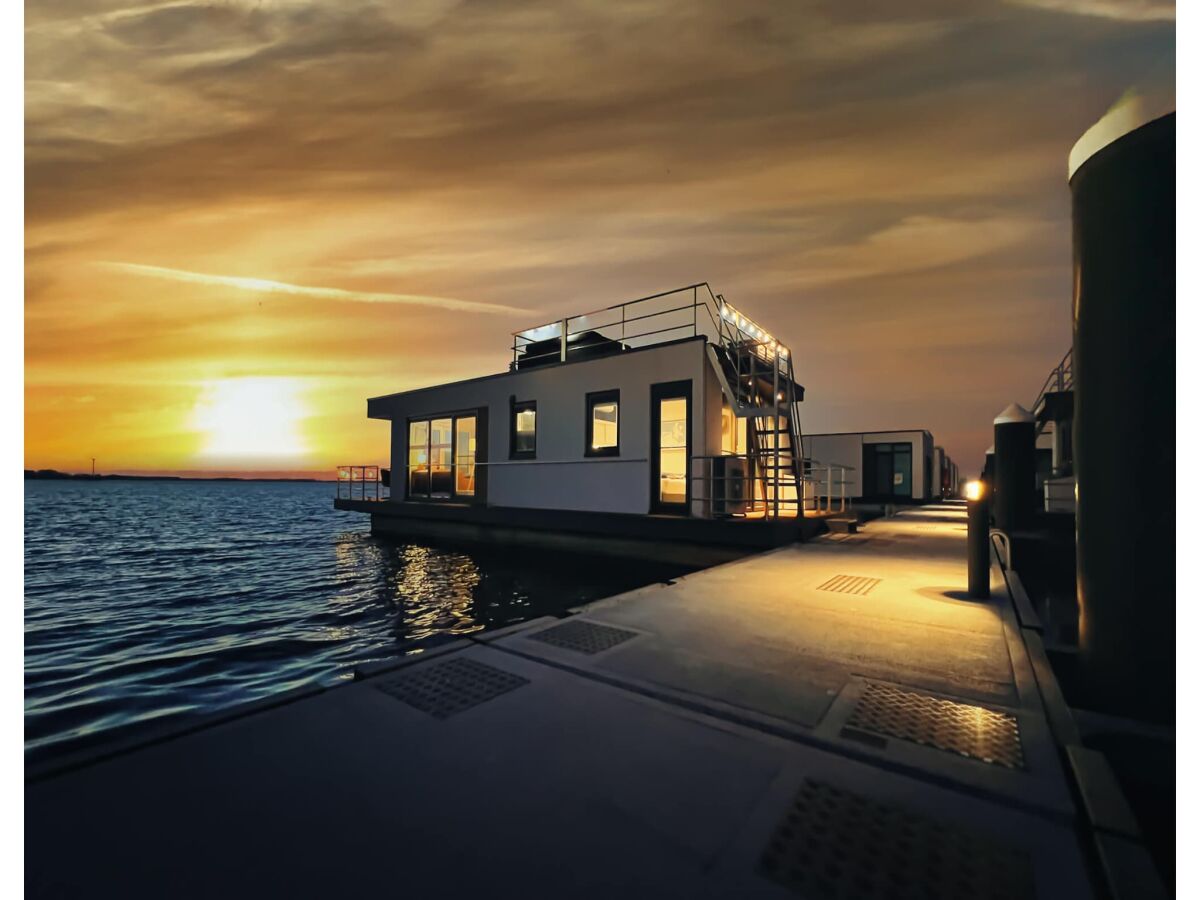 House boat Bright Base with Coastal Access - Outdoor photo 4