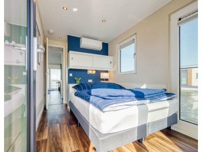 House boat Bright Base with Coastal Access - Features photo 19