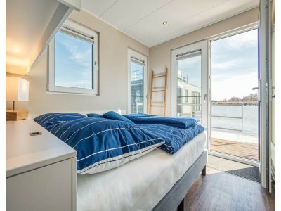 House boat Bright Base with Coastal Access - Features photo 21