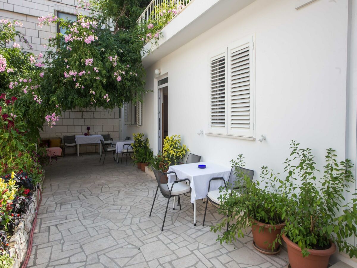 Apartment Guest House Ljubica - Double Room with Private Bathroom-2