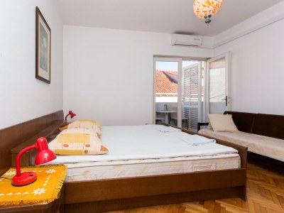 Apartment Guest House Ljubica - Double Room with Private Bathroom-2 - Features photo 7