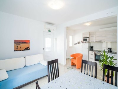 Apartment Villa Samba - Two-Bedroom Apartment with Terrace and Sea View - A4+1 - Features photo 3