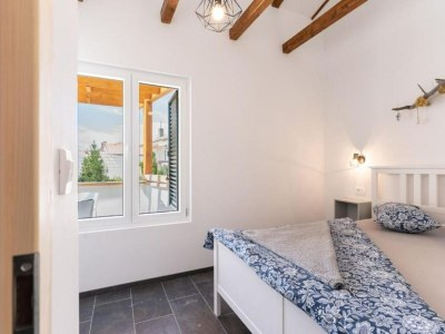 Apartment Two Bedroom Apartment With Loggia And Sea View - Features photo 11