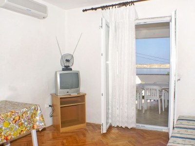 Apartment One bedroom apartment near beach Kustići, Pag A-4129-c - Outdoor photo 6