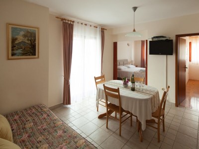 Apartment Two bedroom apartment near beach Bilo, Primošten A-4191-b - Outdoor photo 9