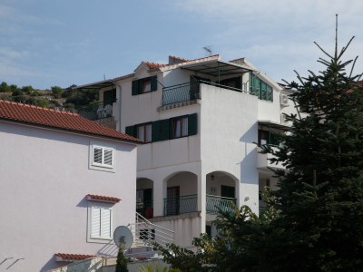 Apartment One bedroom apartment near beach Bilo, Primošten A-4191-c - Outdoor photo 2