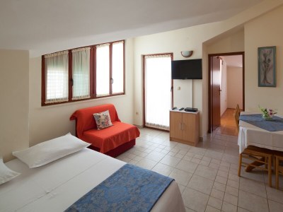 Apartment One bedroom apartment near beach Bilo, Primošten A-4191-d - Outdoor photo 9