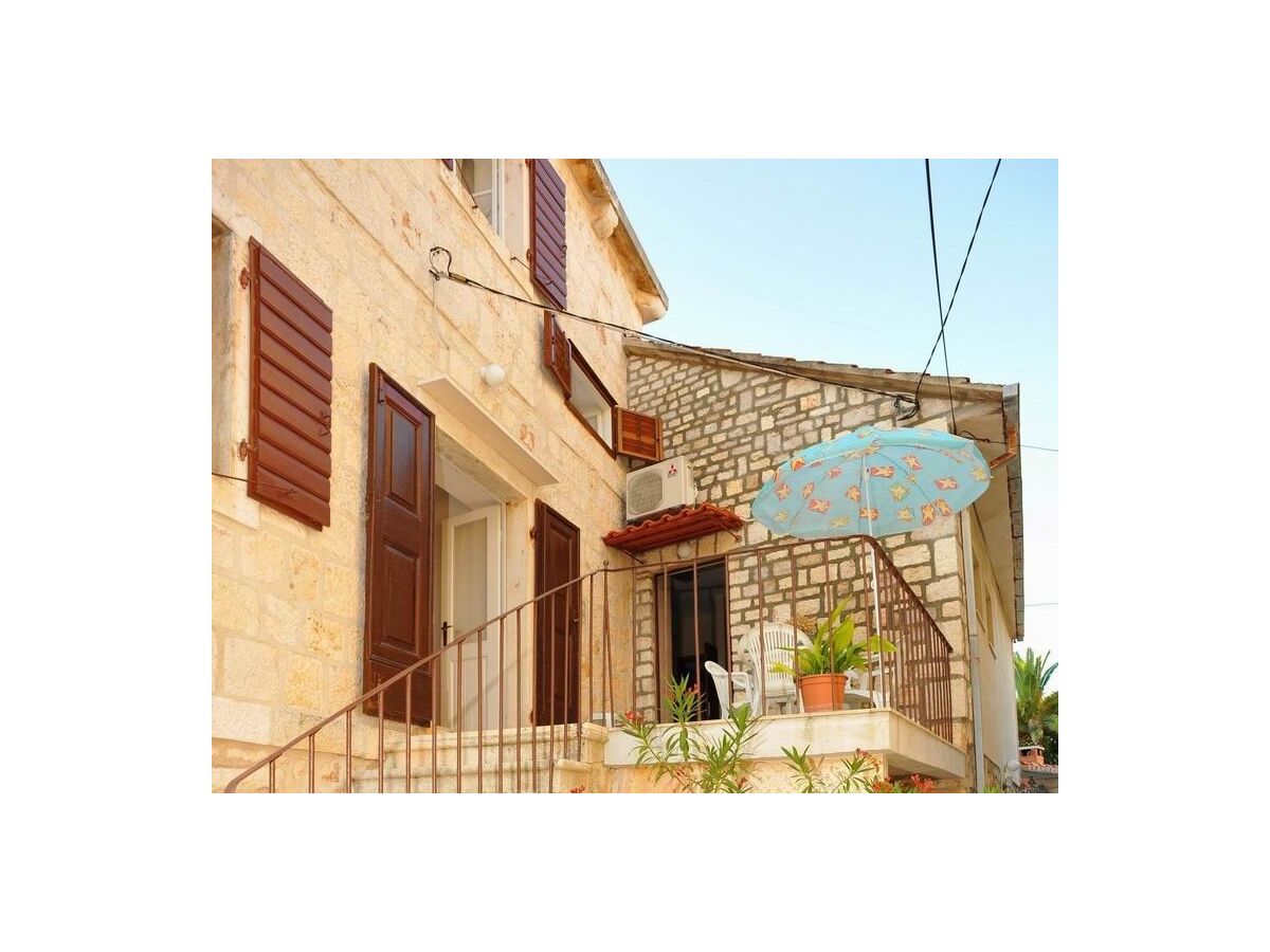 Apartment Two bedroom apartment near beach Sutivan, Brač A-22771-a - Outdoor photo 3