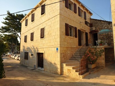 Apartment Two bedroom apartment near beach Sutivan, Brač A-22771-a - Outdoor photo 2