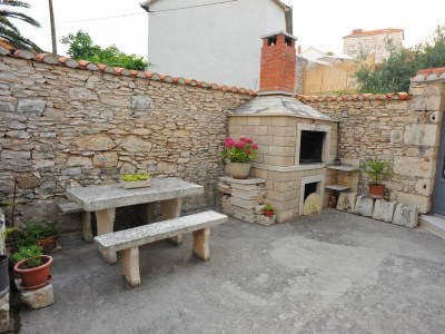 Apartment Three bedroom apartment near beach Sutivan, Brač A-22771-b - Outdoor photo 7