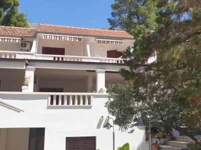 Apartment Two bedroom apartment with terrace Jagodna, Hvar A-24399-a - Outdoor photo 2