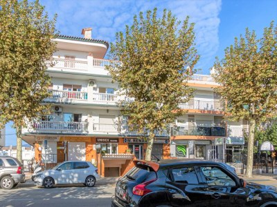 Apartment Apartment in Empuriabrava near Sandy Beach - Outdoor photo 2