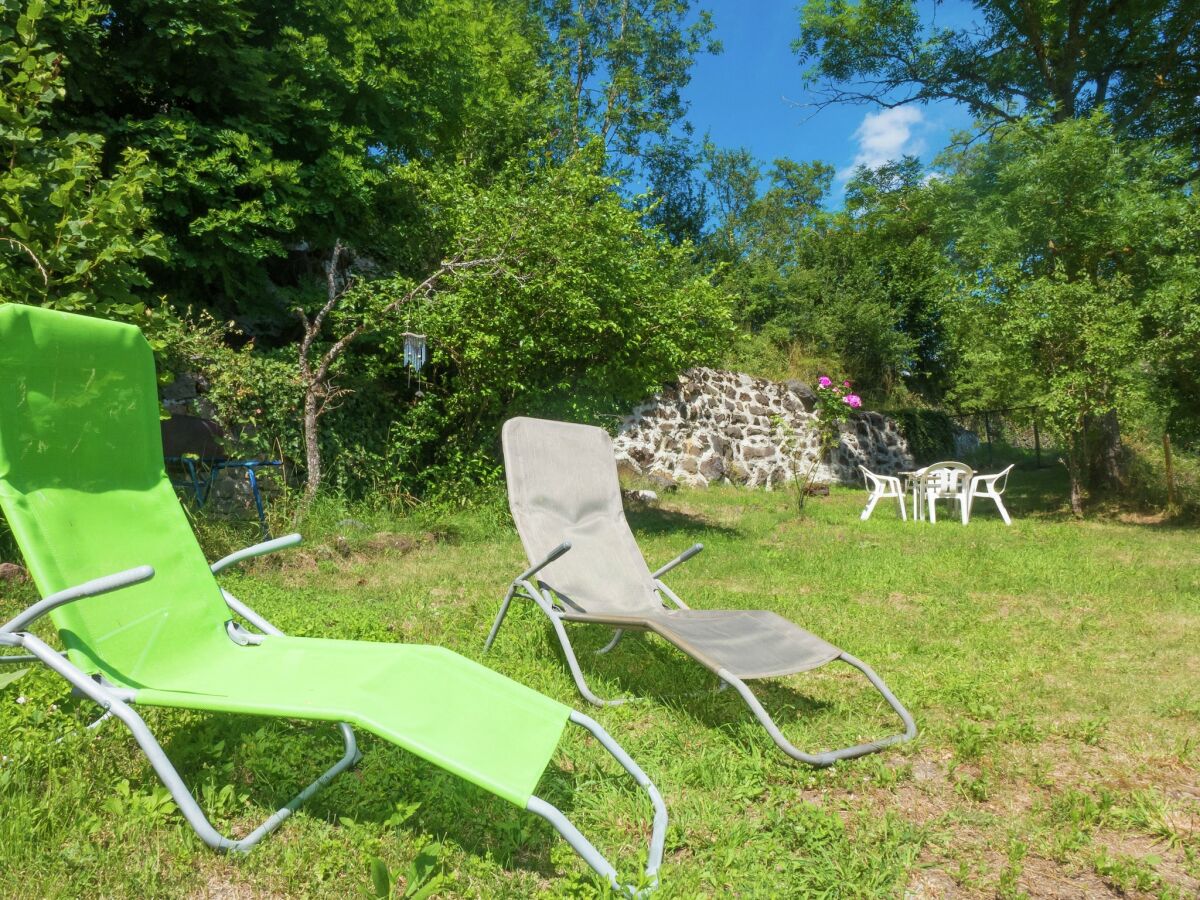Holiday house Gemütlicher Landurlaub in der Auvergne - Outdoor photo 3