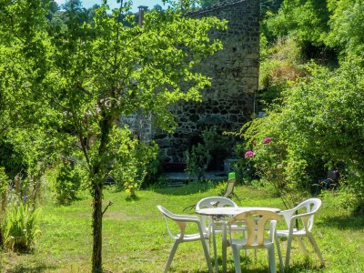 Holiday house Gemütlicher Landurlaub in der Auvergne - Outdoor photo 6