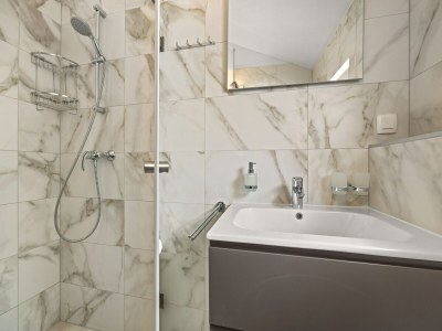 Apartment Ferienwohnung mit Meerblick in Cres - Features photo 17