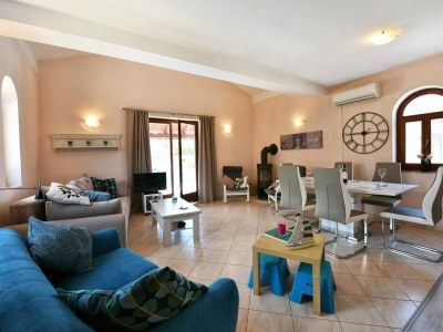 Villa Villa in Višnjan mit Pool und Garten - Features photo 17