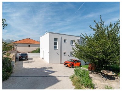 Apartment One bedroom apartment with terrace and sea view Mastrinka, Čiovo A-23984-b in Trogir - Apartment