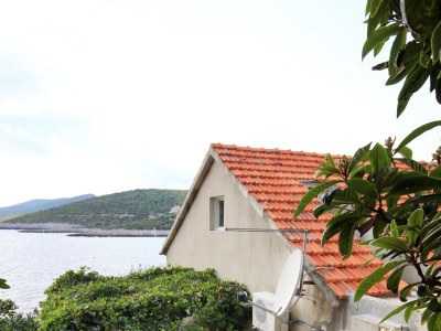 Apartment Two bedroom apartment near beach Zavalatica, Korčula A-189-b - Outdoor photo 5