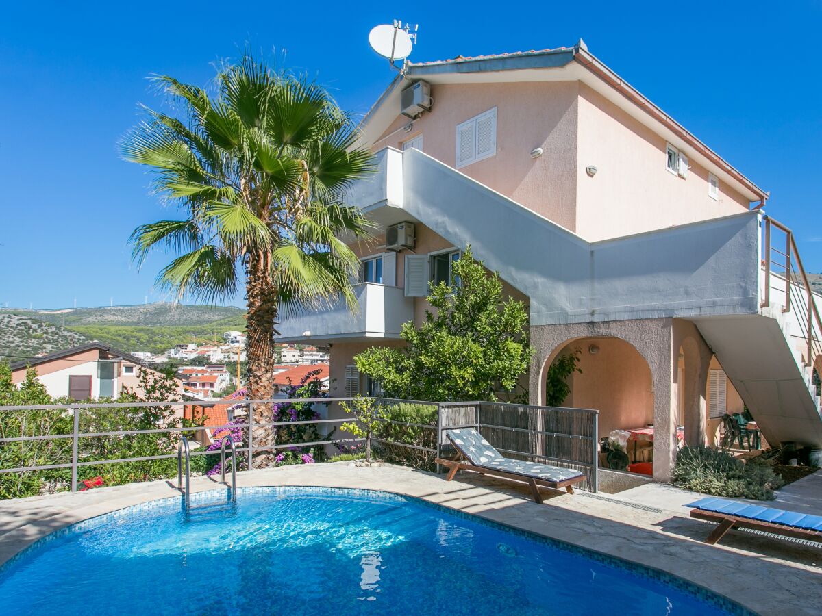 Apartment Studio flat with balcony and sea view Seget Vranjica, Trogir AS-14409-b