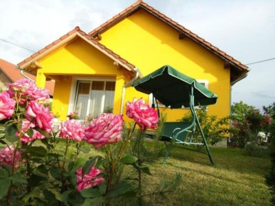 Apartment One Bedroom Apartment with Balcony - Outdoor photo 7