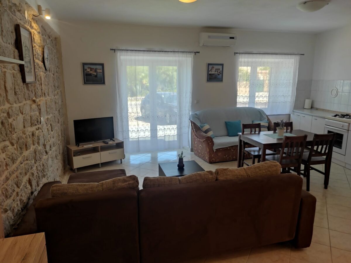 Apartment One bedroom apartment with terrace and sea view Kukljica, Ugljan A-8209-b