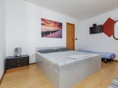 Apartment Two bedroom apartment with terrace and sea view Duće, Omiš A-2758-b - Outdoor photo 14