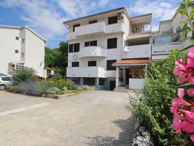 Apartment Three bedroom apartment with terrace Baška, Krk A-19195-a - Outdoor photo 2