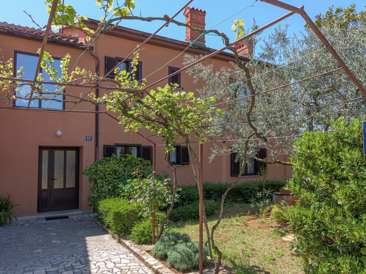 Apartment One bedroom apartment with air-conditioning Fažana A-20822-a - Outdoor photo 4