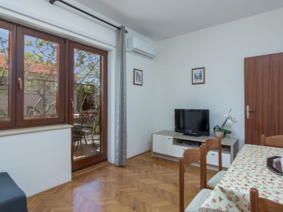 Apartment One bedroom apartment with air-conditioning Fažana A-20822-a - Outdoor photo 8