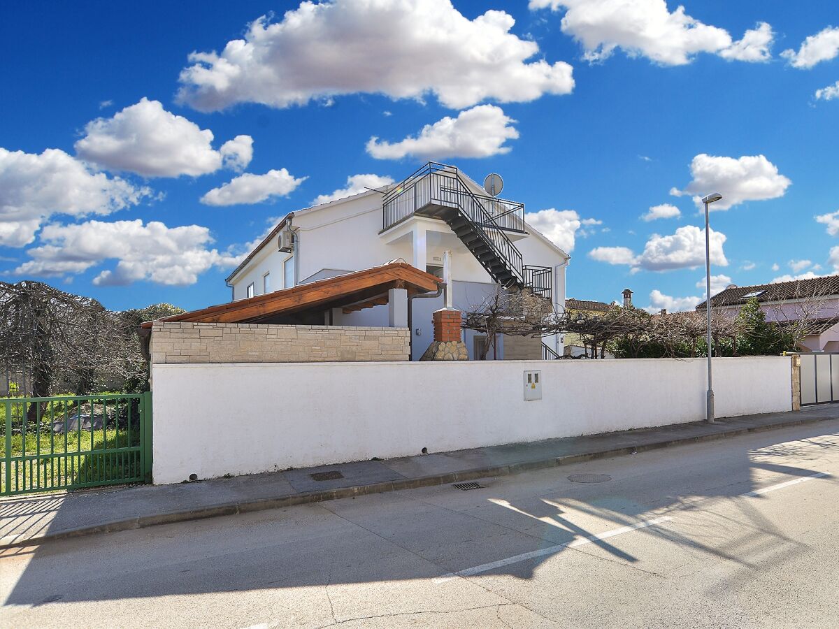 Apartment Three bedroom apartment with terrace Medulin A-21025-a