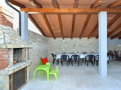 Apartment Three bedroom apartment with terrace Medulin A-21025-a - Outdoor photo 3