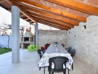 Apartment Three bedroom apartment with terrace Medulin A-21025-a - Outdoor photo 5