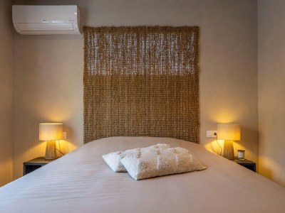 Holiday house Beautiful villa with pool and stunning view - Features photo 13