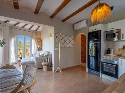 Holiday house Beautiful villa with pool and stunning view - Features photo 17