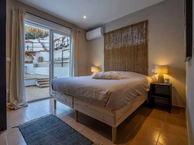 Holiday house Beautiful villa with pool and stunning view - Features photo 20