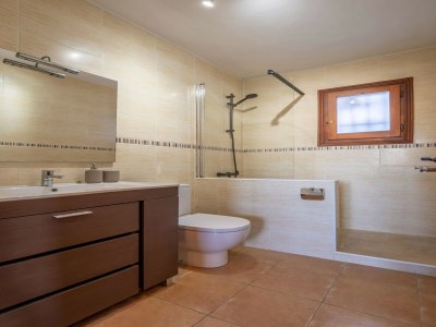 Holiday house Beautiful villa with pool and stunning view - Features photo 26