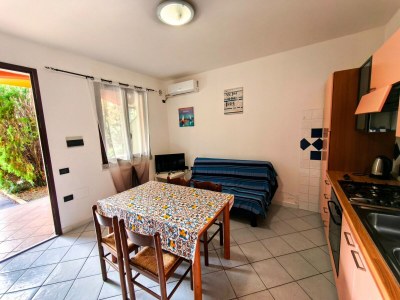 Apartment Apartment with Pool and Private Parking - Features photo 15