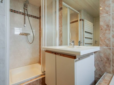 Holiday house Spacious holiday home in Julianadorp - Features photo 11